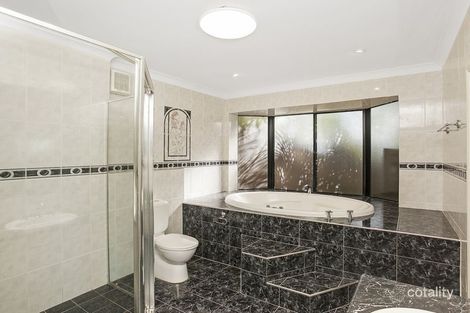 Property photo of 28 Ardrossan Place Highland Park QLD 4211
