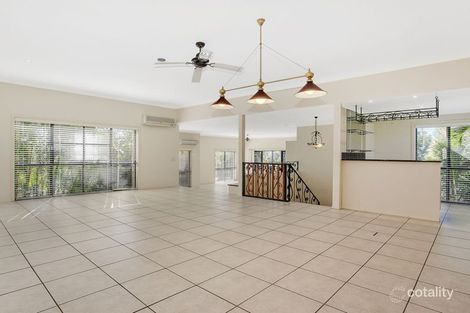 Property photo of 28 Ardrossan Place Highland Park QLD 4211