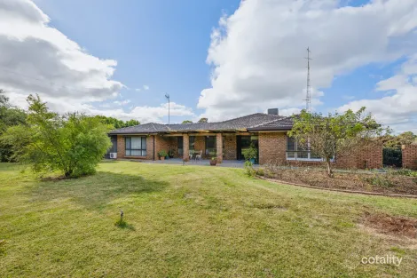 4 Smith Rd, Robinvale, VIC 3549