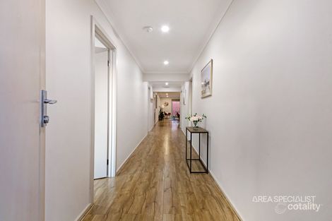 Property photo of 10 Horan Way Weir Views VIC 3338