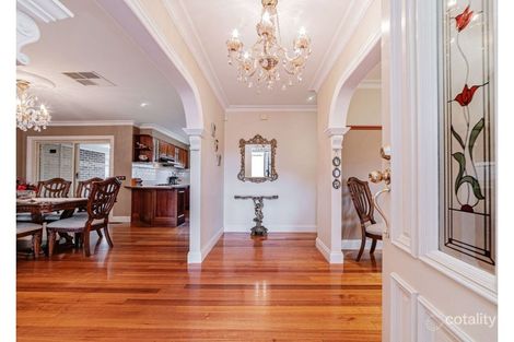 Property photo of 2 Wise Way Roxburgh Park VIC 3064