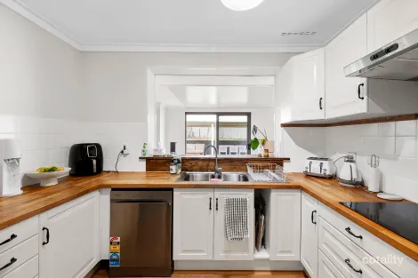 Property photo of 24 Batavia Place Kallaroo WA 6025