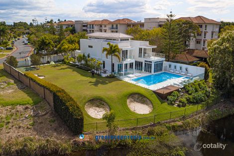 Property photo of 8441 Magnolia Drive East Hope Island QLD 4212