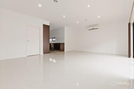 Property photo of 2 Virtue Way Craigieburn VIC 3064