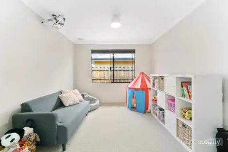 Property photo of 4 Chidlow Grange Ellenbrook WA 6069