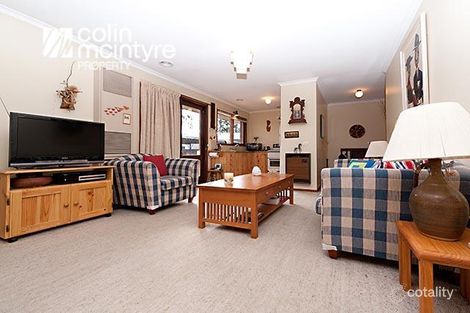 Property photo of 8 Marlee Place Narrabundah ACT 2604