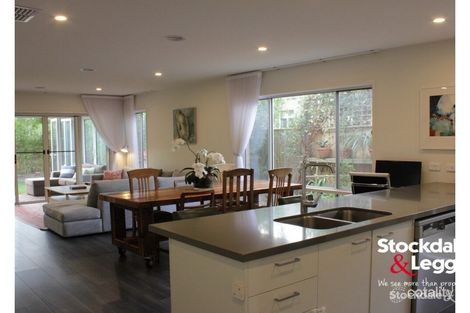 Property photo of 31 Lavinia Street Greenvale VIC 3059