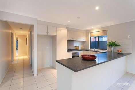 Property photo of 22 Howard Place Deer Park VIC 3023