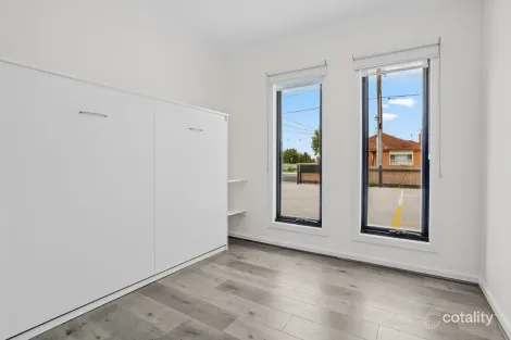 Property photo of 5 Debenham Drive St Albans VIC 3021