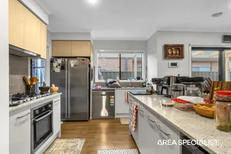 Property photo of 43 Noah Road Clyde North VIC 3978