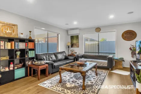 Property photo of 43 Noah Road Clyde North VIC 3978