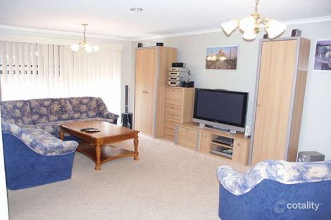 Property photo of 14 Penfold Place Albanvale VIC 3021