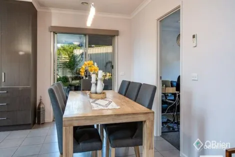 Property photo of 27 Bremer Avenue Leneva VIC 3691