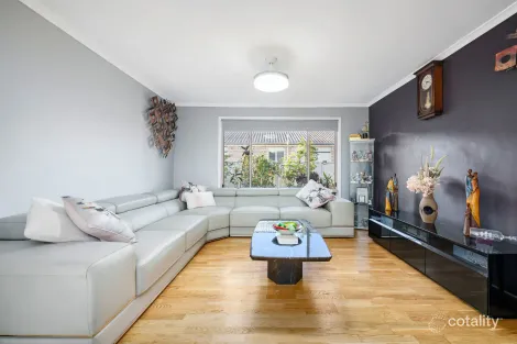 Property photo of 4 Ashford Circuit Currans Hill NSW 2567