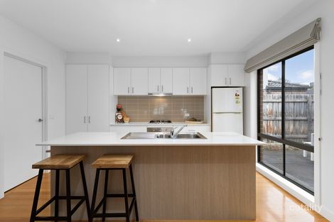 Property photo of 32 Mountain View Road Kilsyth VIC 3137