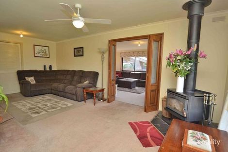 Property photo of 7 Corryong Court Alfredton VIC 3350