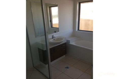 Property photo of 1/20 Boonderee Place New Auckland QLD 4680