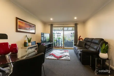 Property photo of 10 Tina Way Morphett Vale SA 5162