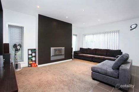 Property photo of 8 Damaine Circuit Caroline Springs VIC 3023