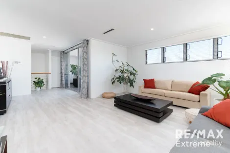 Property photo of 2 Forecastle Avenue Jindalee WA 6036