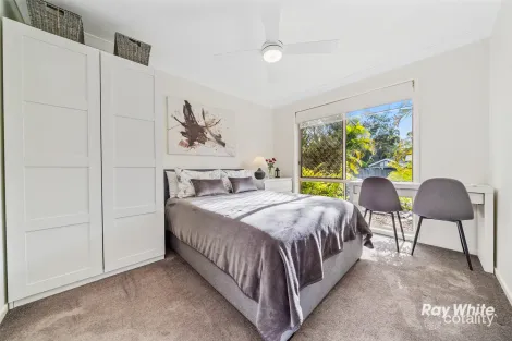 Property photo of 27 Regency Drive Regents Park QLD 4118