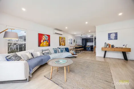Property photo of 10 Esplanade Point Vernon QLD 4655
