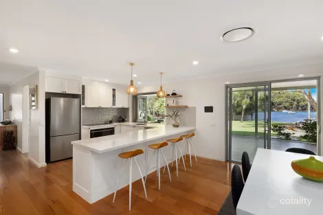 Property photo of 11 Goondi Close Horsfield Bay NSW 2256