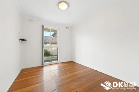 Property photo of 31 Novara Parade St Albans VIC 3021