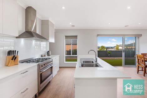 Property photo of 2 Ivy Lane Wallan VIC 3756