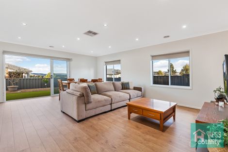 Property photo of 2 Ivy Lane Wallan VIC 3756