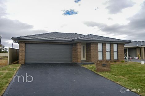 Property photo of 16 Onyx Place Orange NSW 2800