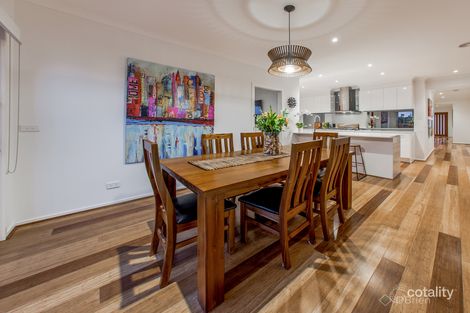 Property photo of 51 Stark Circuit Cranbourne East VIC 3977