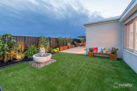 Property photo of 51 Stark Circuit Cranbourne East VIC 3977
