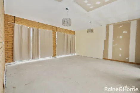 Property photo of 10 Weeroona Drive Milang SA 5256