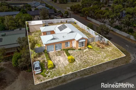 Property photo of 10 Weeroona Drive Milang SA 5256