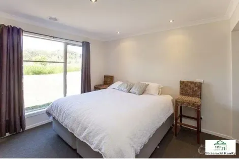 Property photo of 9 Vincent Boulevard Trafalgar VIC 3824