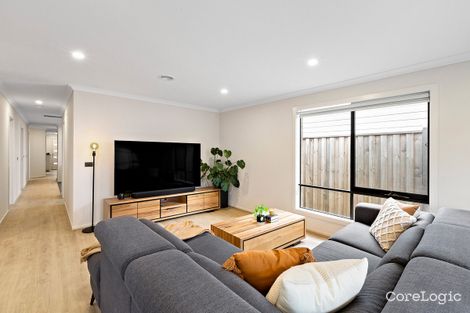 Property photo of 10 Lanosso Avenue Cranbourne South VIC 3977