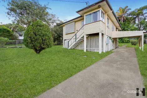 Property photo of 27 Raeburn Street Manly QLD 4179