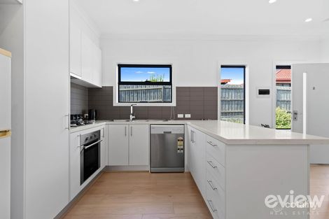 Property photo of 2/195 Beach Street Frankston VIC 3199
