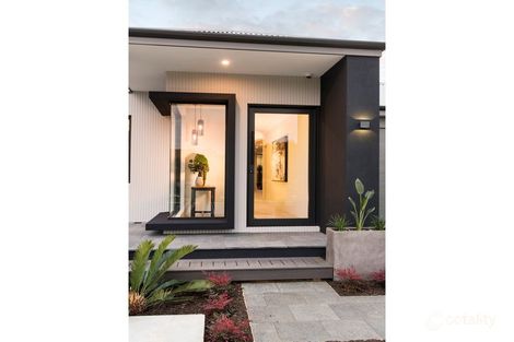 16 Swimmer Tce, Jindalee, WA 6036