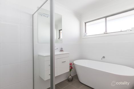 Property photo of 2 Perly Grove Cameron Park NSW 2285
