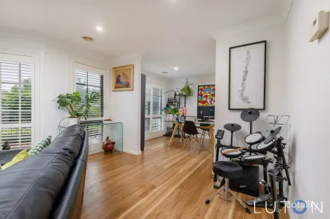 Property photo of 2/73 Jansz Crescent Griffith ACT 2603