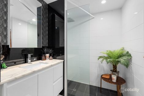 Property photo of 310/50 Macquarie Street Teneriffe QLD 4005