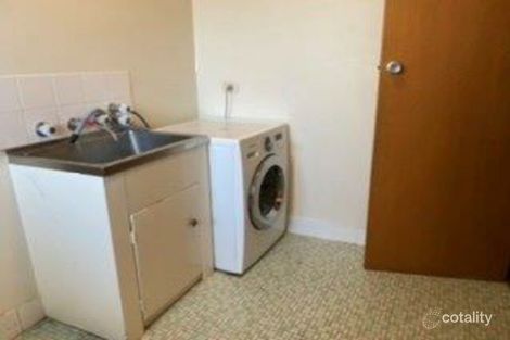 Property photo of 2/5 Welshpool Road St James WA 6102