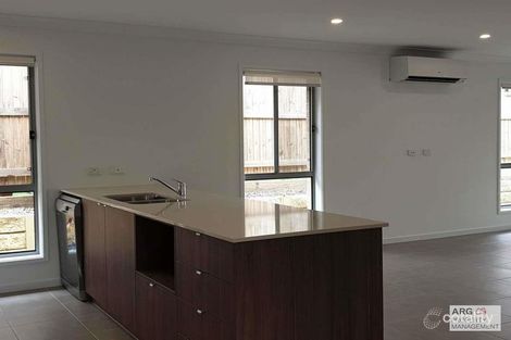 Property photo of 18 Brunner Drive Park Ridge QLD 4125