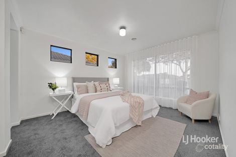 Property photo of 11 Ingot Avenue Tarneit VIC 3029