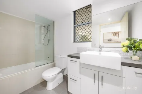 Property photo of 19/108 Nicholson Street Greenslopes QLD 4120