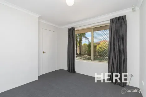 Property photo of 2 Derwent Crescent Success WA 6164
