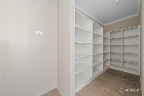 11 Exmoor Cres, Clyde North, VIC 3978