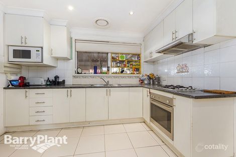 Property photo of 8 Tullaroop Court St Albans VIC 3021